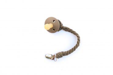 minimalistyczna zawieszka do smoczka dla dziecka taupe