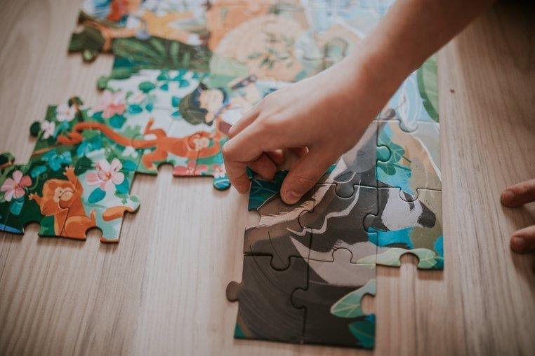 Puzzle w walizce Przygoda w kraju Inków, 100 elementów - SLOW STORE