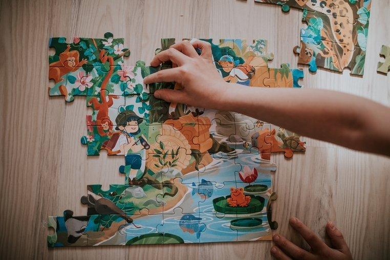 Puzzle w walizce Przygoda w kraju Inków, 100 elementów - SLOW STORE