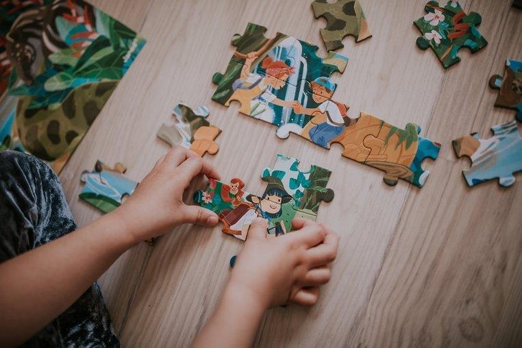 Puzzle w walizce Przygoda w kraju Inków, 100 elementów - SLOW STORE